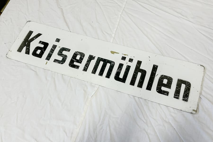 Altes Straßenbahnschild \Kaisermühlen/Praterstern\